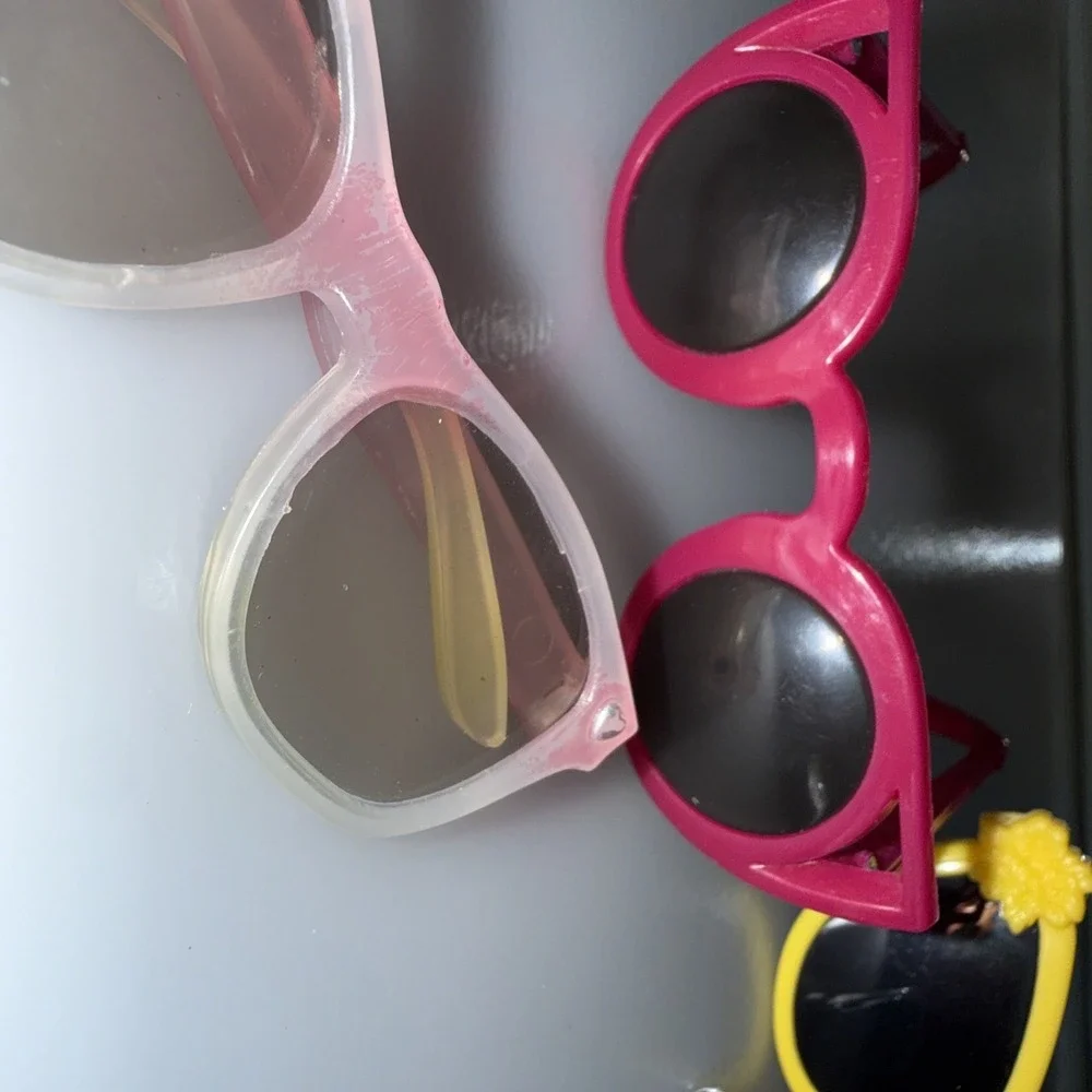 Barbie Doll Sunglasses Lot of 4 pairs for Barbie Dolls.